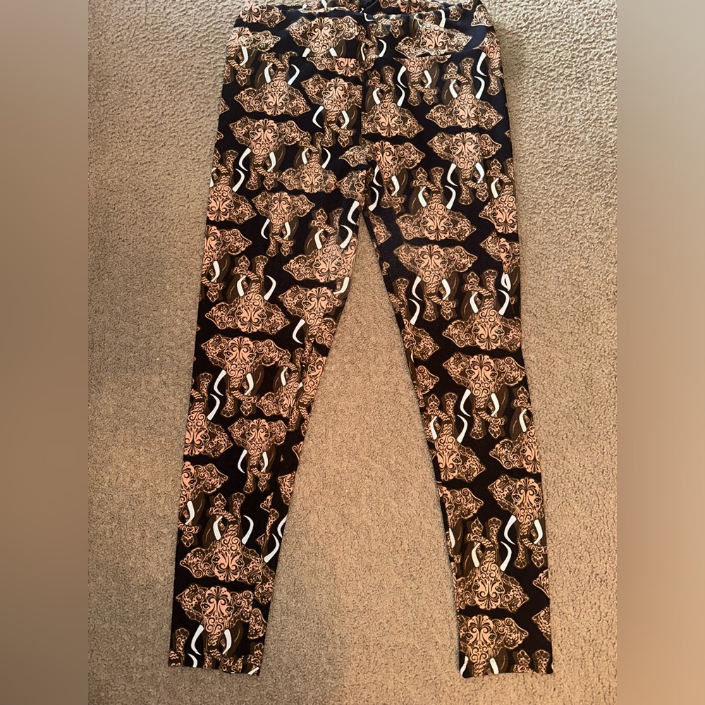 Lularoe “elephant” Tall & Curvy leggings